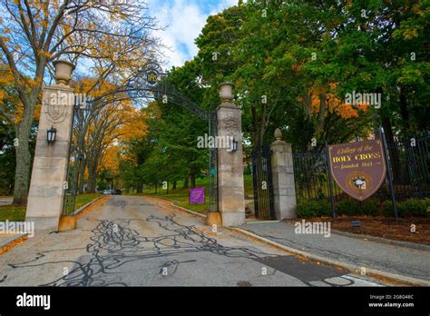 1 college street worcester ma|holy cross university location.